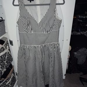 Anne Klein dress pin up navy stripe